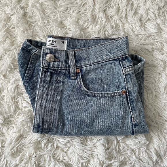 3/$45 Ardene Medium Wash Mom shorts - Picture 4 of 5